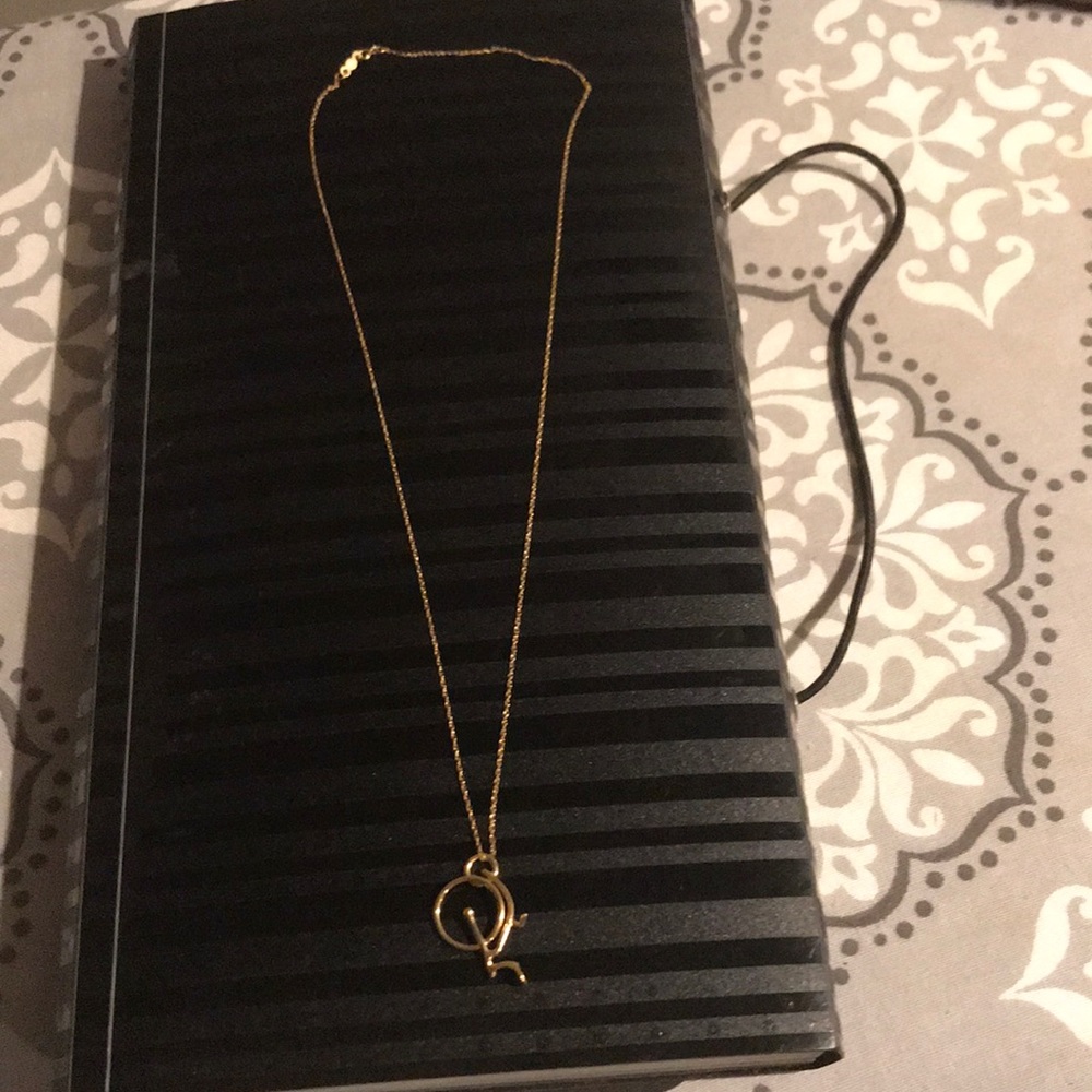 14 karat gold necklace with pendant
